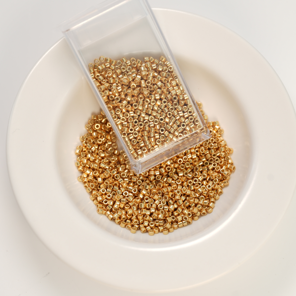 Miyuki Delica Beads, Metallisk Glans DB832,ca. 2.2 mm, 10/0, ca. 4G, 1 æske