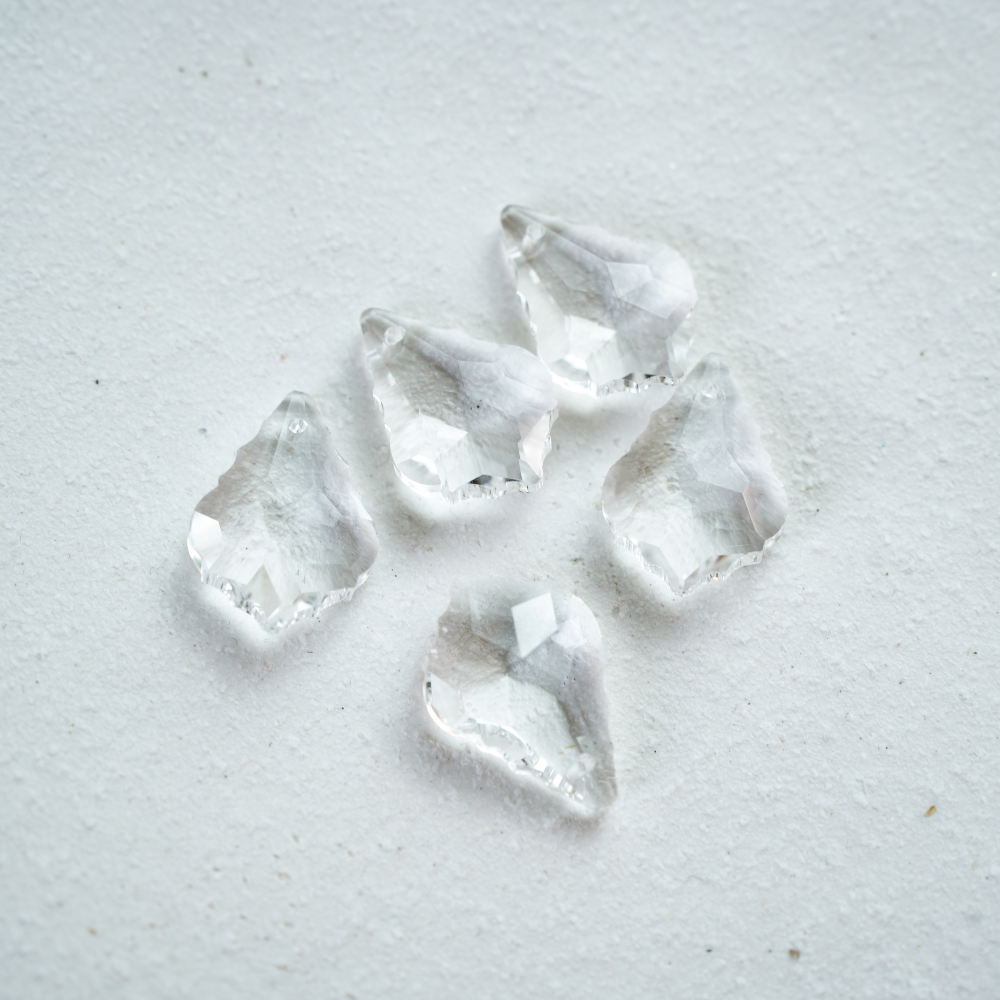 Zirkon,Iønnebladform,21.5*15mm,2 stk. - Gennemsigtig