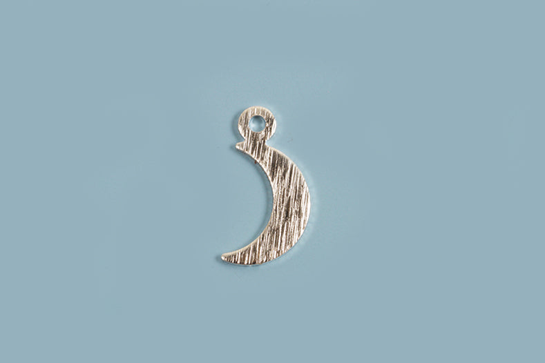 vedhæng, måne, børstet, ca. 11x5 mm, forsølvet med ægte sølv, 2 stk.