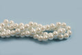 Glasperle, perlemor, ca. 10 mm, hvid.