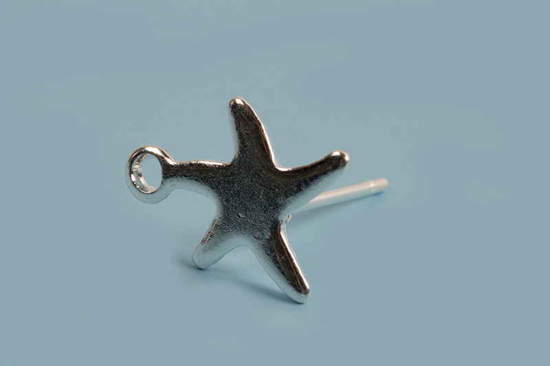 Ørestikker, stjerne m/øsken, 9x12 mm, rustfrit stål forsølvet med ægte sølv, 1 par