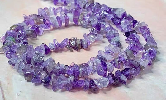Amethyst, chips, ca. 5-8x5-8 mm, 1 streng