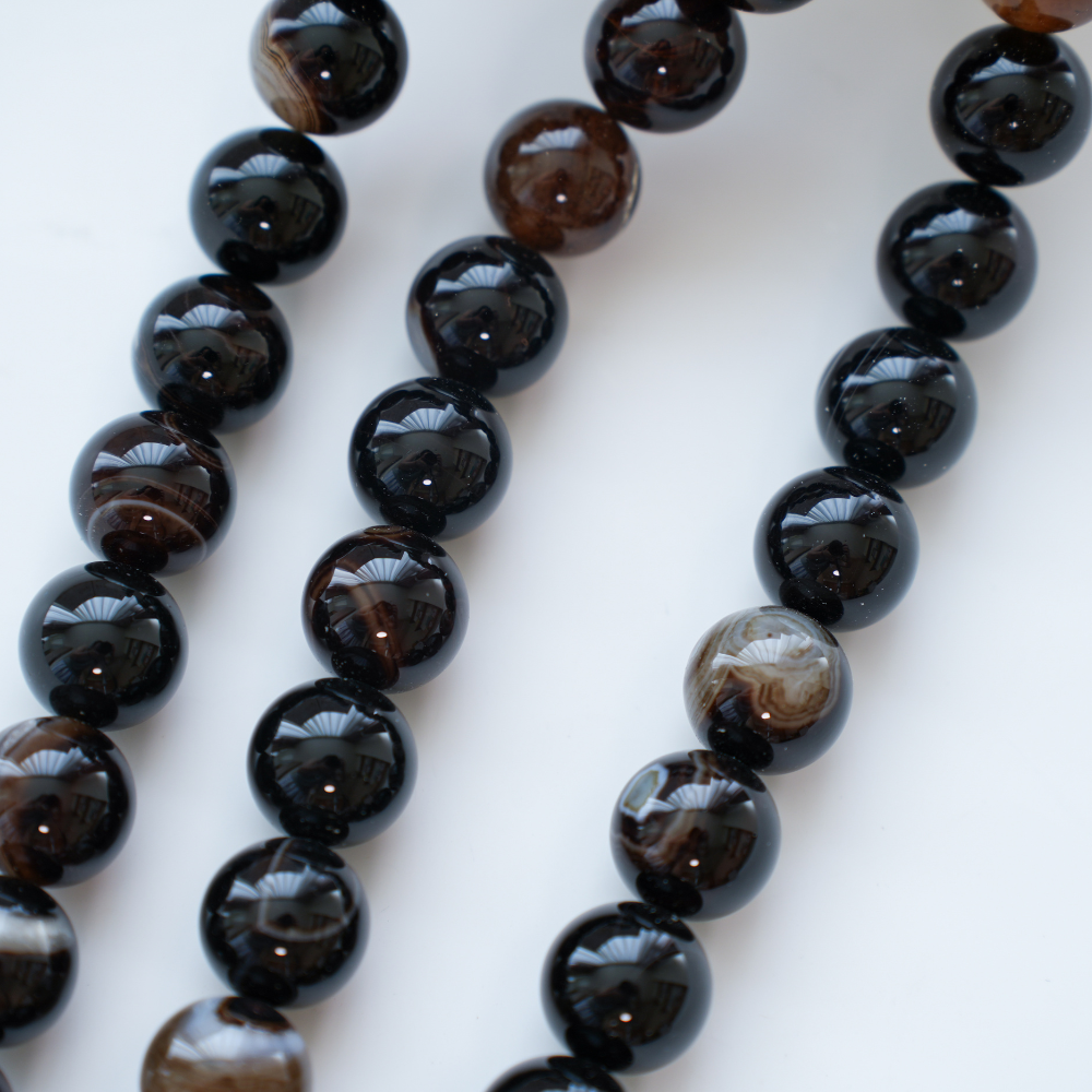 Sortstribet Agat,14mm rund,Hel Streng 39cm