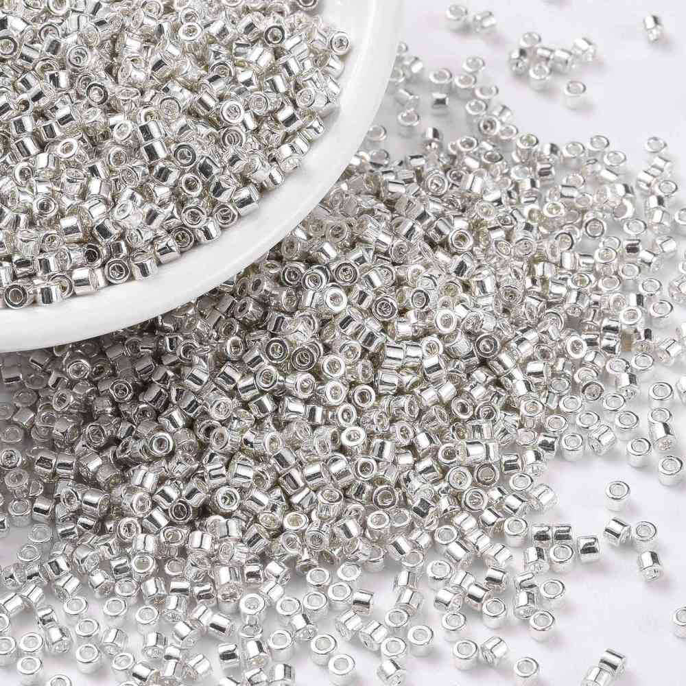 Seed beads, metallic sølv, 2x1,5 mm, 10g.