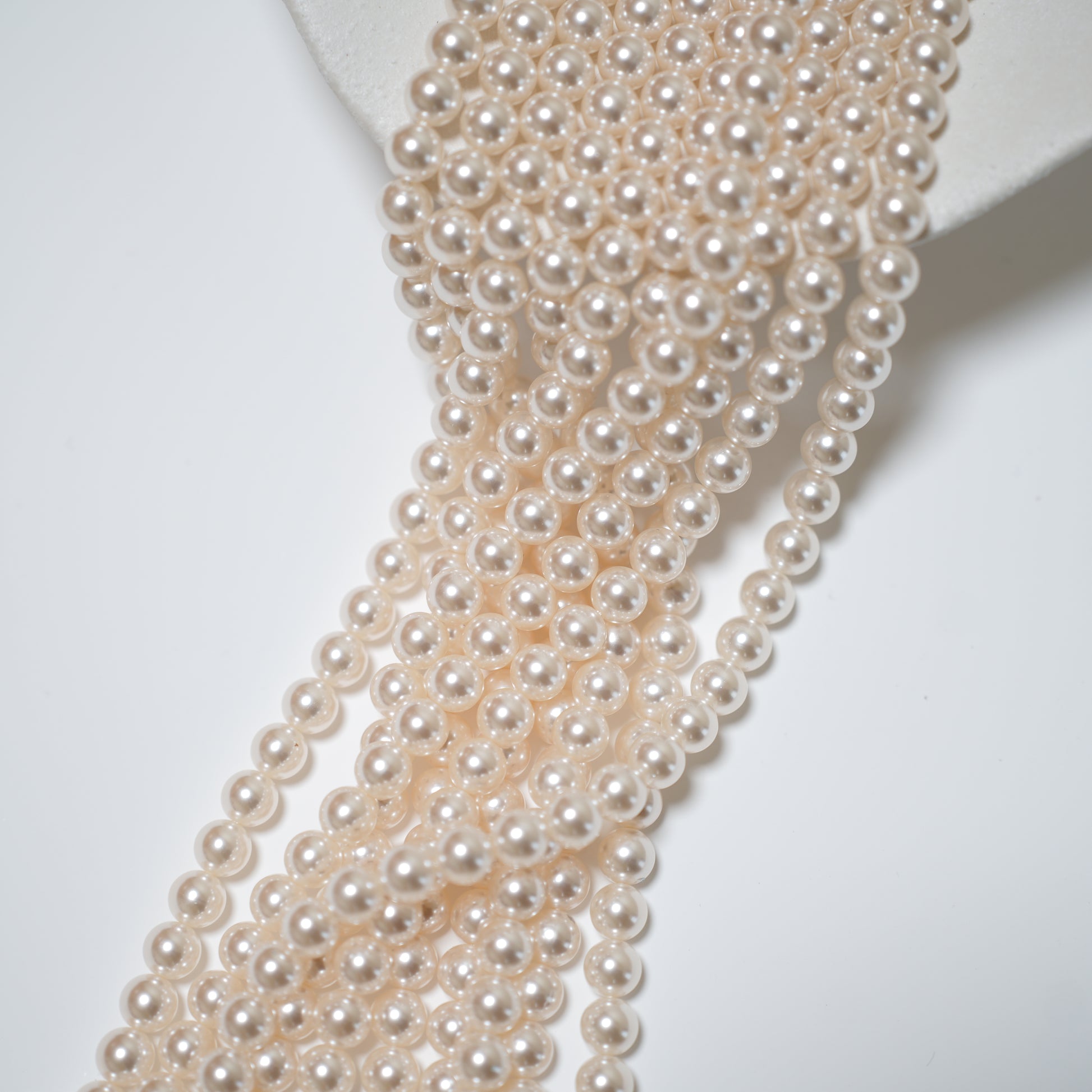 Crystal pearl,10mm rund/40cm, Hel Streng - Ivory