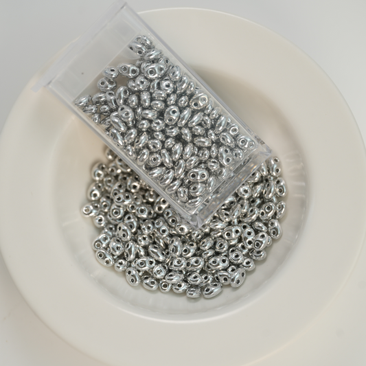GB  Jordnød Beads,Metallisk Glans Silver，Dobbelt Række Huller‌，ca. 3*5mm, ca. 10G, 1 æske