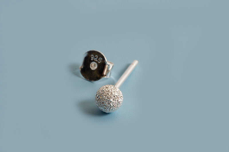 Ørestikker, m/perle, diamantslebne, 4 mm, 925s, 1 par