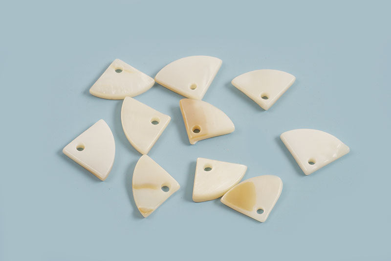 Shell pearls, vifteformet, ca.14x10 mm, hvid, 10 stk.