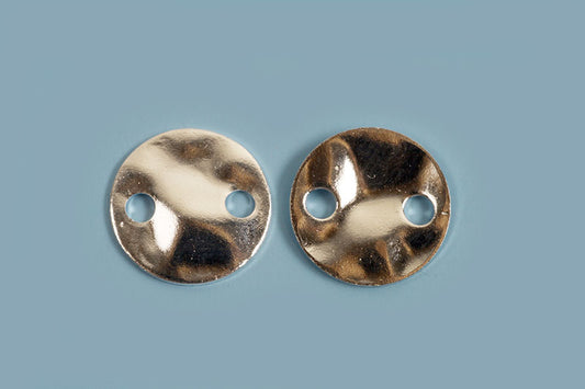 Mønt m/2 huller, ca. 8x1 mm, forsølvet med 925s, 2 stk.