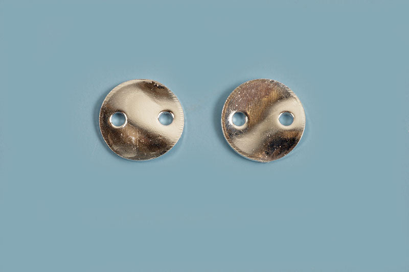 Mønt m/2 huller, ca. 6x0,8 mm, forsølvet med 925s, 2 stk.