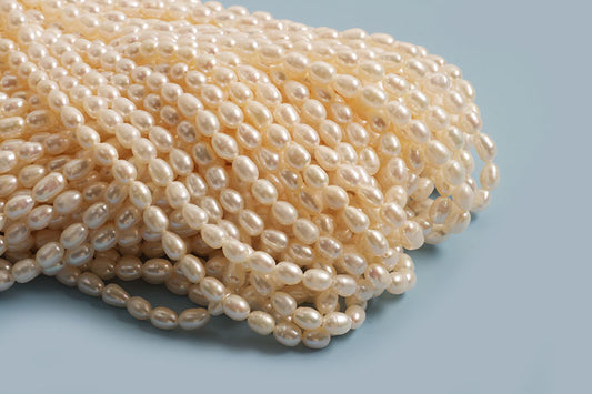 Ferskvandsperler, rice, hvid, ca. 5-6 mm, 1 streng - Grade AA