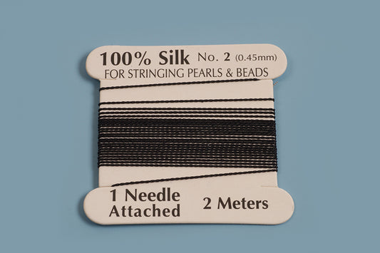 Silke perlesnor m/nål, 0,45 mm, sort, ca. 2 meter