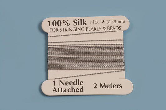 Silke perlesnor m/nål, 0,45 mm, grå, ca. 2 meter