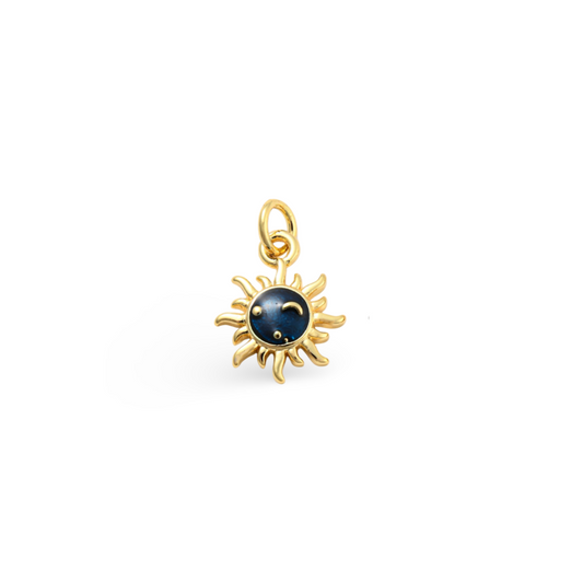 Vedhæng, sol m/ sort emalje, 14x11 mm, 18K FG, 1 stk.
