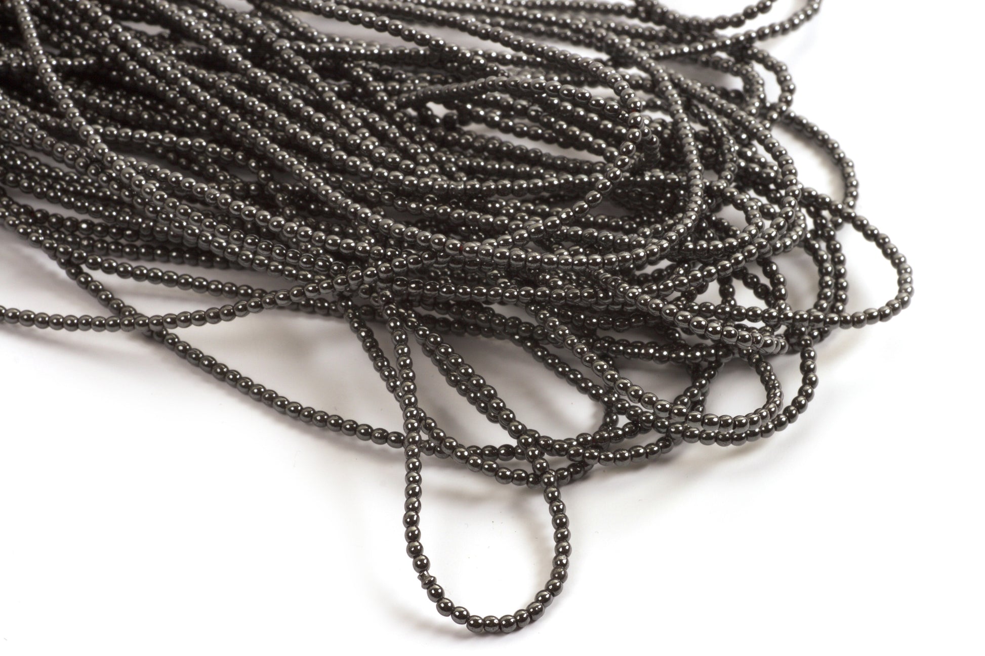 Hæmatit, rund, 2 mm, 1 streng