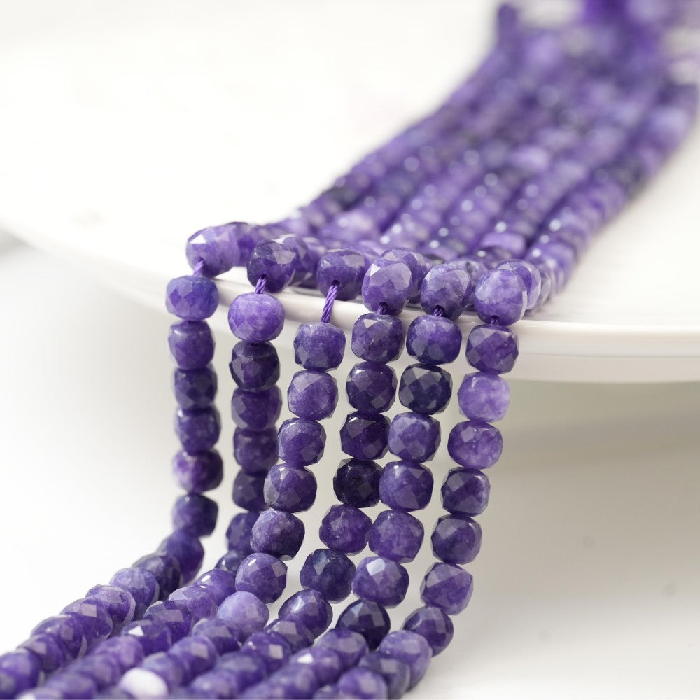 Lilla Chalcedon，8mm Facetterede Terning, Hel Streng