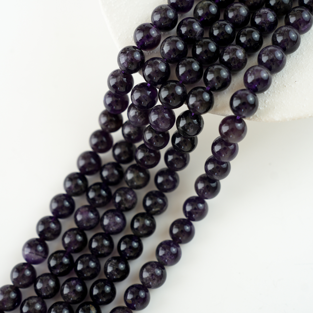 Mørk lilla amethyst，10mm rund，hel streng 38cm