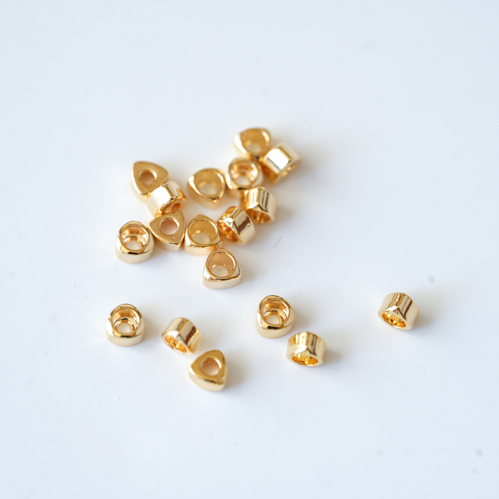 Mellemled, trekant 1.5*2.5mm, FG, 20 stk.‌