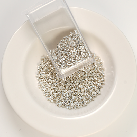 Miyuki Delica Beads, Metallisk Glans PB55L，ca. 1.6 mm, 11/0, ca. 4G, 1 æske