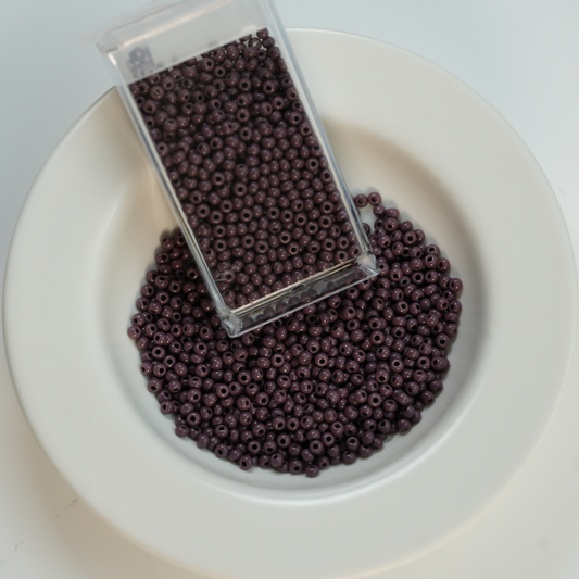 Preciosa Seed beads, 23040 Mørk Lilla，ca. 2 mm, 10/0, ca. 10G, 1 æske