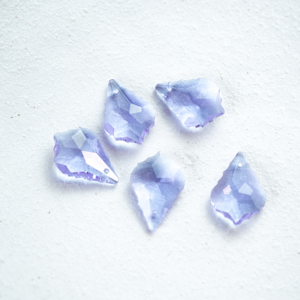Zirkon,Iønnebladform,21.5*15mm，2 stk. - Lyslilla
