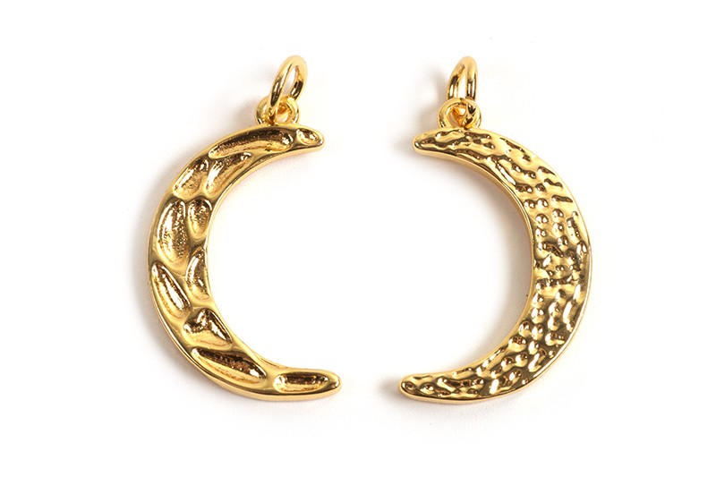 Vedhæng, måne, hamret, ca. 22x13 mm, forgyldt med 18K guld, 1 stk.