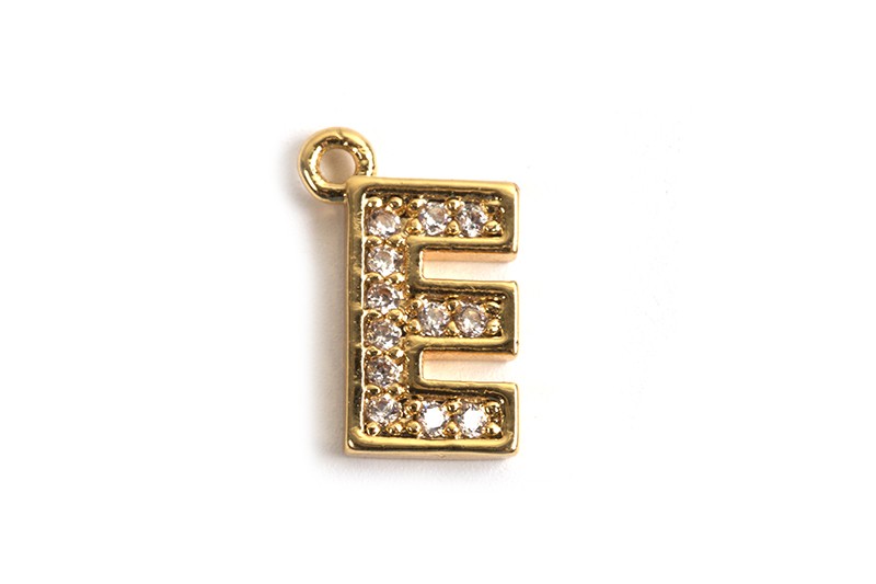 Bogstav m/zirkonia, E, 10x6,5 mm, forgyldt med 18K guld, 1 stk.