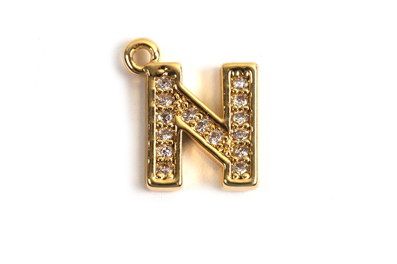 Bogstav m/zirkonia, N, 10,5x9 mm, forgyldt med 18K guld, 1 stk.