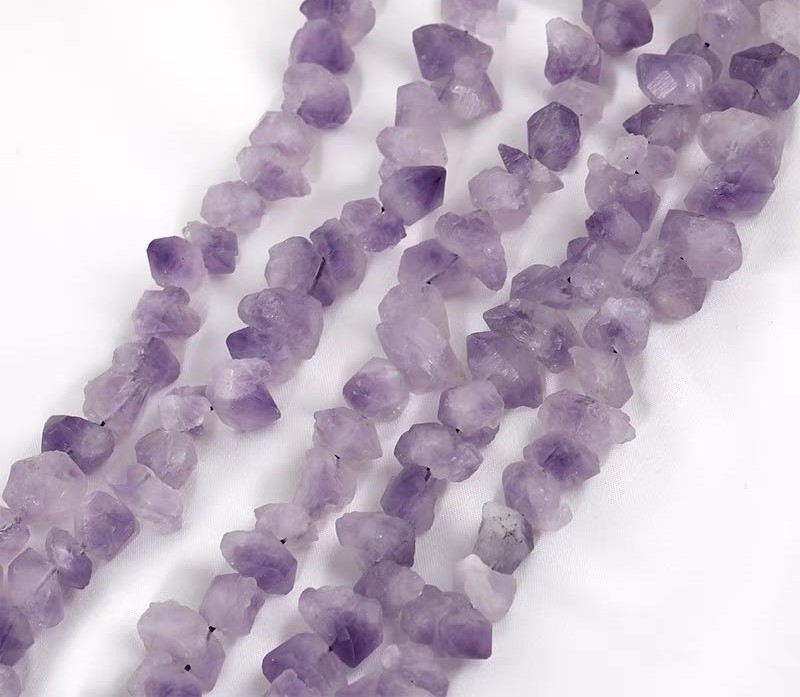 Amethyst, chips, ca. 8-13x8-13 mm, 1 streng