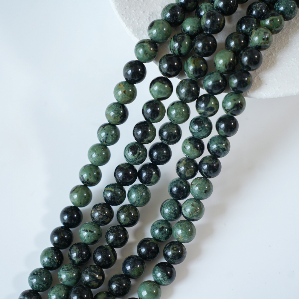 Grøn Spurvesten，8mm rund，hel streng 38cm
