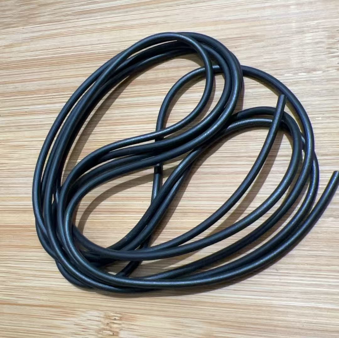 Gummisnøre, 3 mm, sort, snøren er hul, 2 meter
