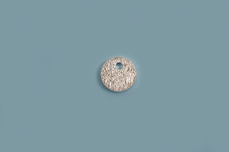 Mønt m/1 hul, børstet, 6 mm, 925s, 2 stk.