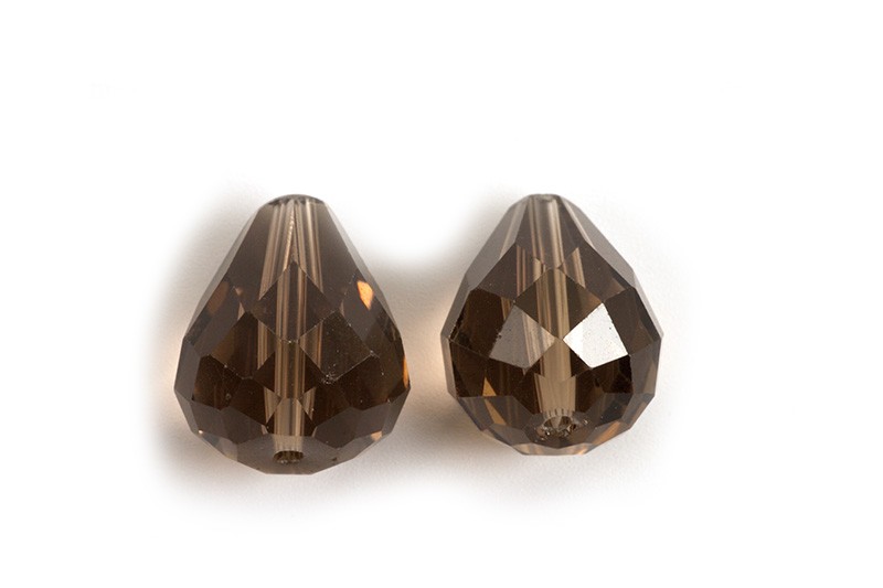 Glasperle, dråbe, facet, 10x12 mm, mørkebrun, 2 stk.