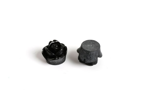 Rose, resin/acryl, 7 mm, sort, 6 stk.