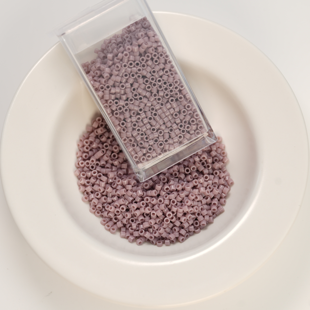 Miyuki Delica Beads, DB728，ca. 1.6 mm, 11/0, ca. 4G, 1 æske