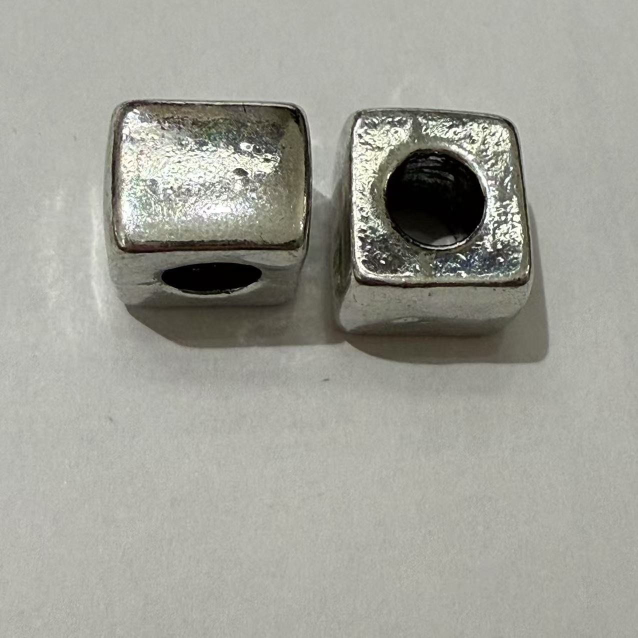 Perle, firkantet, 13x11x13 mm, FS, 1 stk.