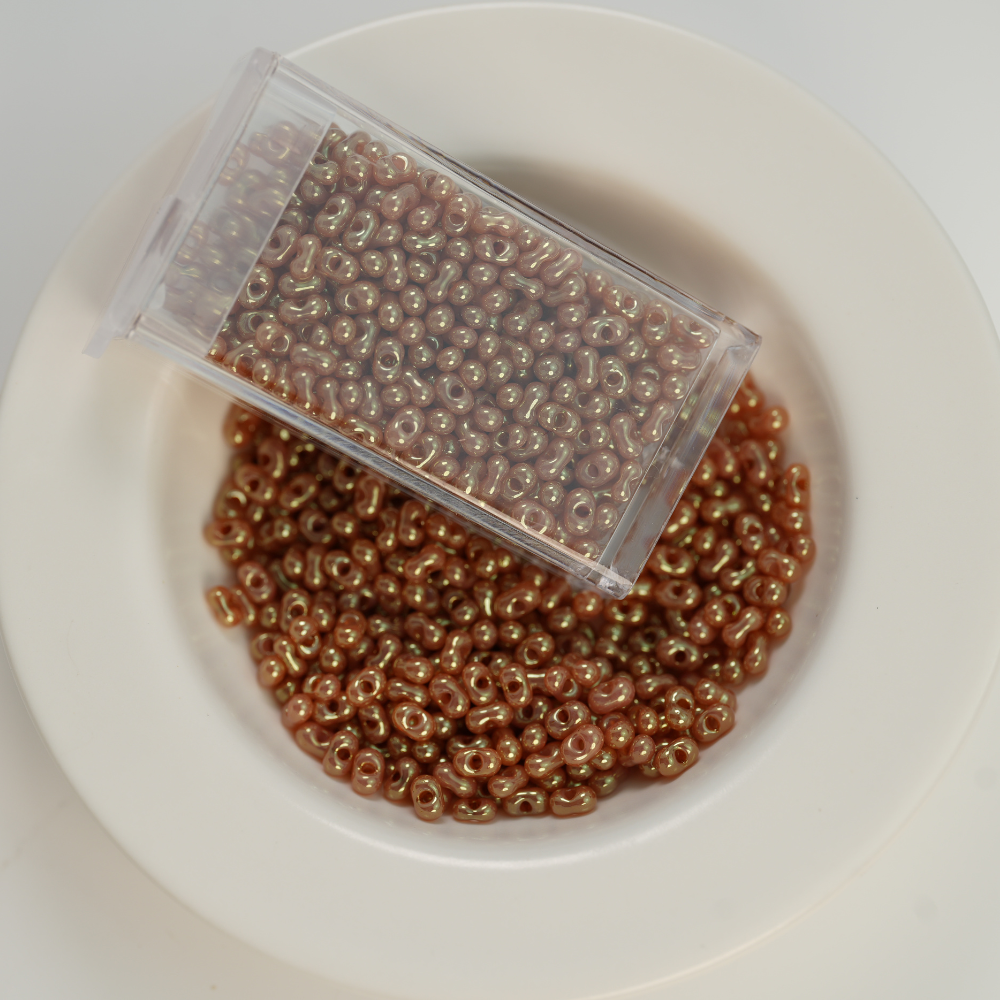 PRECIOSA Jordnød Beads,Metallisk Glans Brown，ca. 2*4mm, ca. 10G, 1 æske