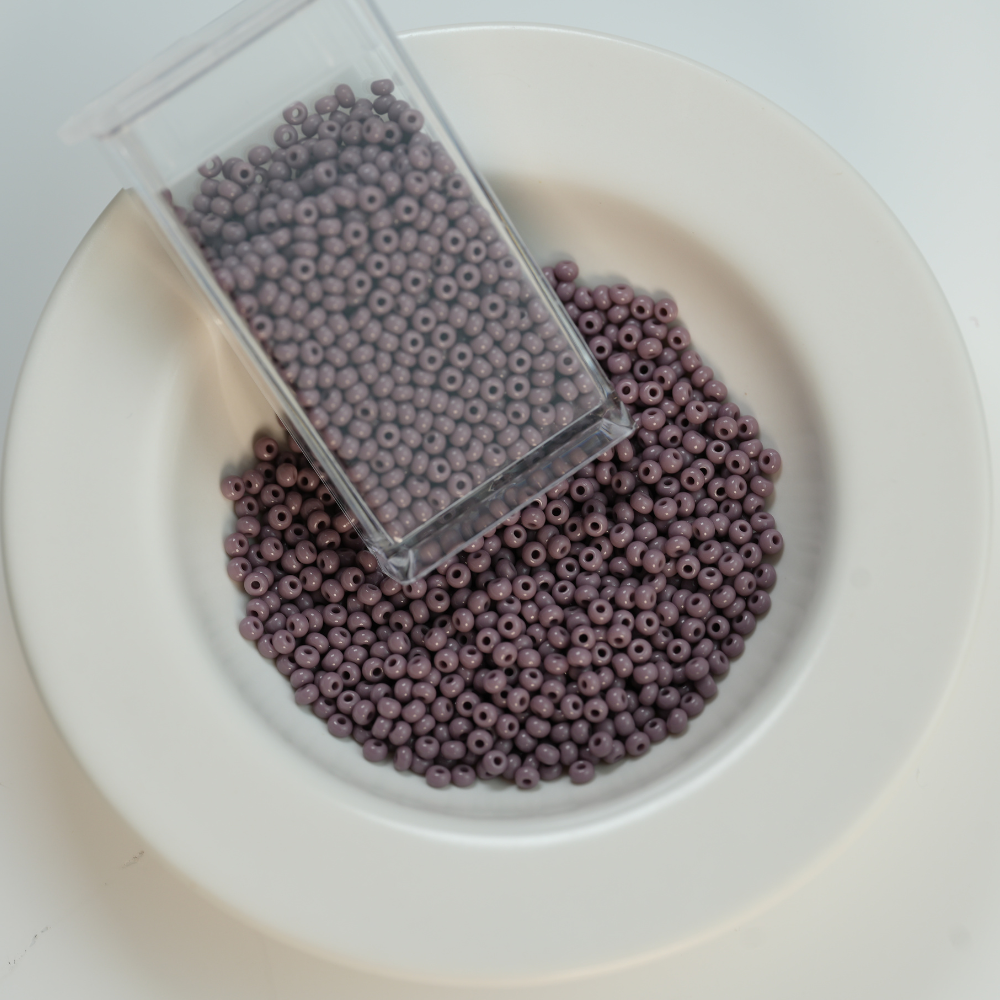 Preciosa Seed beads, 23020 Lys Lilla，ca. 2 mm, 10/0, ca. 10G, 1 æske