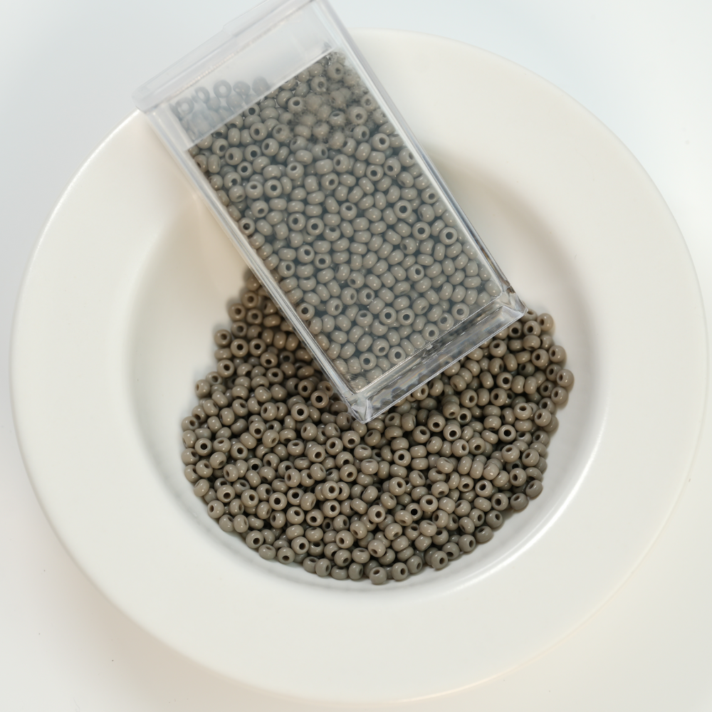 Preciosa Seed beads, 43020 Grå，ca. 2 mm, 10/0, ca. 10G, 1 æske