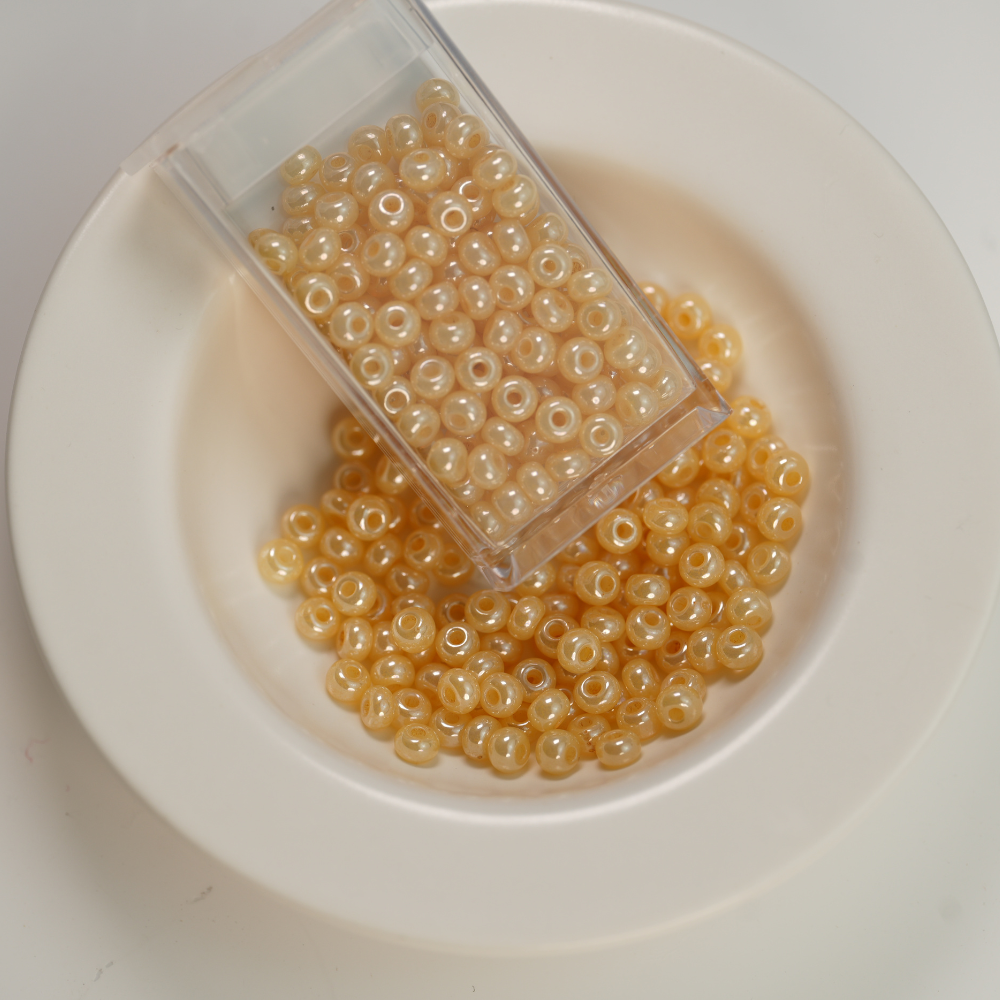 Preciosa Seed beads, Perleagtig glans‌ 47112，ca. 5mm, 5/0, ca. 10G, 1 æske