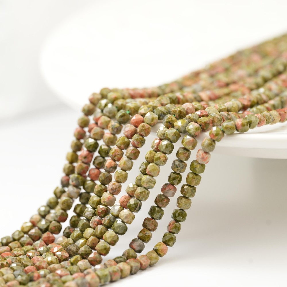 Unakit, 4mm Facetterede Ternin, Hel Streng
