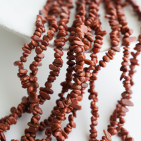 Guldsandsten，Chips Perler，Ca 6mm/78cm,hel streng