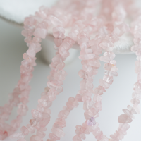 Naturlige rå krystallerpink，Chips Perler,3-8mm76cm，Hel Streng