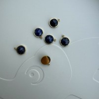 Vedhæng, m. Lapis lazuli sten ca. 8.22x10.21 mm, FG, 1 stk.rustfrit stål forgyldt med 18K guld, vandfast